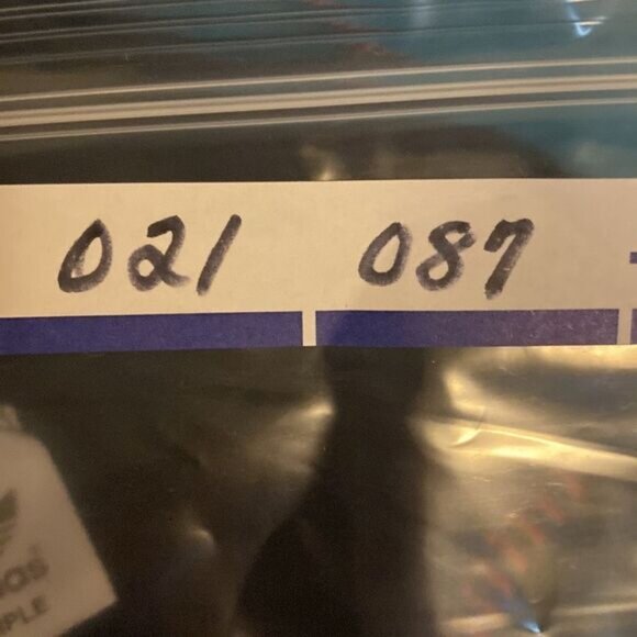 Adidas new style - Picture 6 of 6